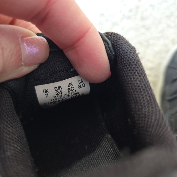 Puma Kids Size 8C Black and White Sneakers - Picture 11 of 11